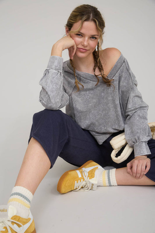 V NECK EXPOSED seam -Q15
